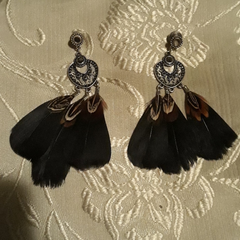 Feather heart 6 gauge earplugs
